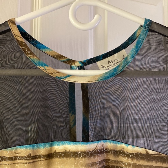 Beautiful tunic length sleeveless blouse - XL - Picture 2 of 7